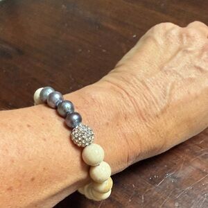 Elegant Beaded Bracelet Set - Cream and Black